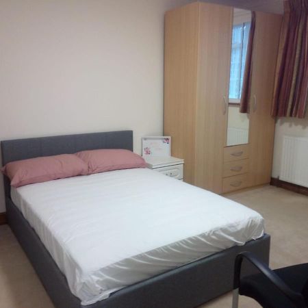 1St Gold Accommodation Isleworth Εξωτερικό φωτογραφία