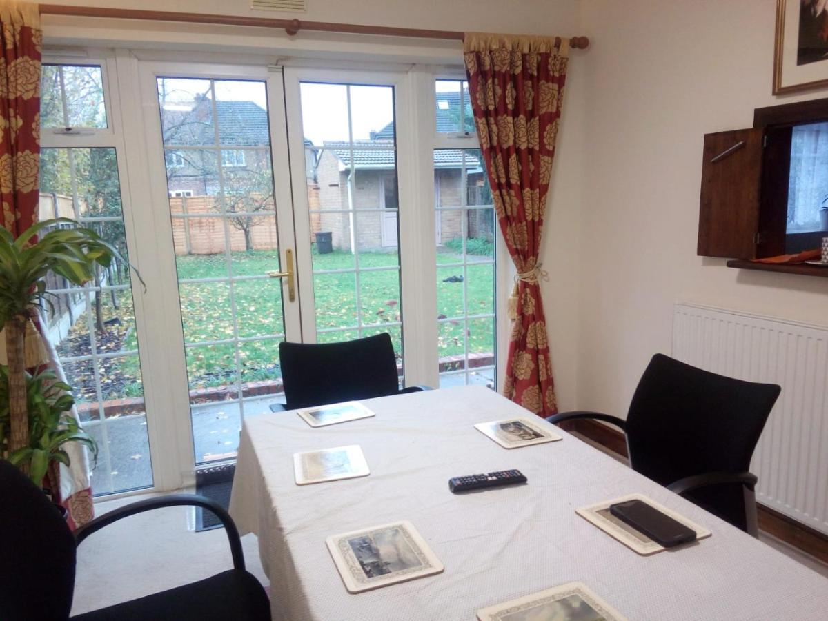 1St Gold Accommodation Isleworth Εξωτερικό φωτογραφία
