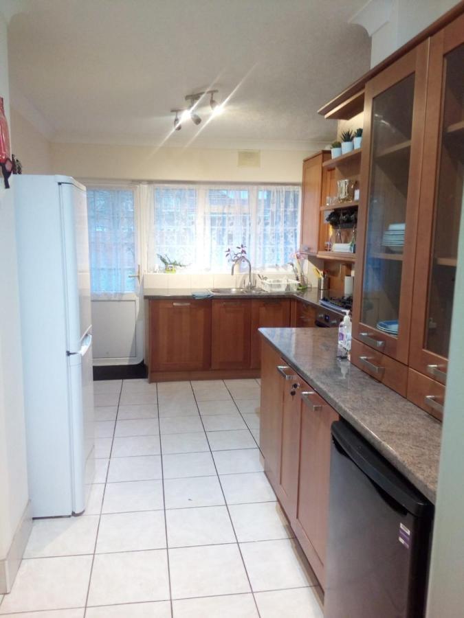 1St Gold Accommodation Isleworth Εξωτερικό φωτογραφία
