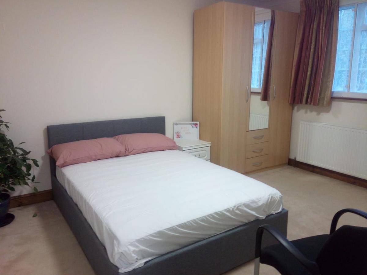 1St Gold Accommodation Isleworth Εξωτερικό φωτογραφία
