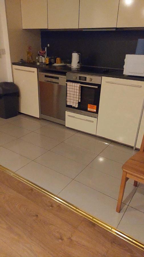 1St Gold Accommodation Isleworth Εξωτερικό φωτογραφία